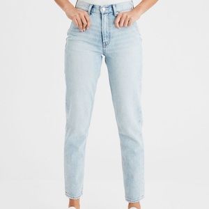 American Eagle Mom Jeans light wash